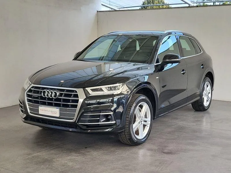 AUDI Q5 40 TDI quattro S tronic S line Plus Image 1