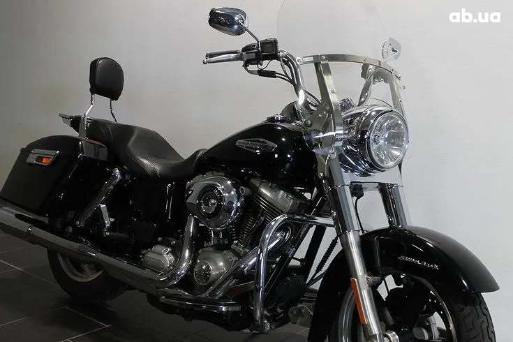 Harley-Davidson FLD Image 1