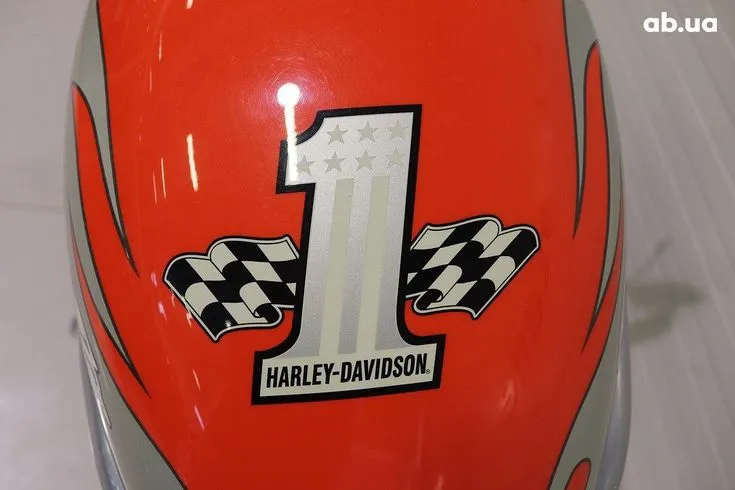 Harley-Davidson V-Rod Image 8